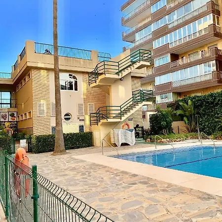 R09 Edificio Ronda Iv شقة