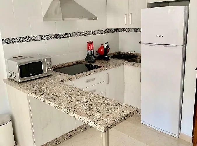 R09 Edificio Ronda Iv * フエンヒロラ