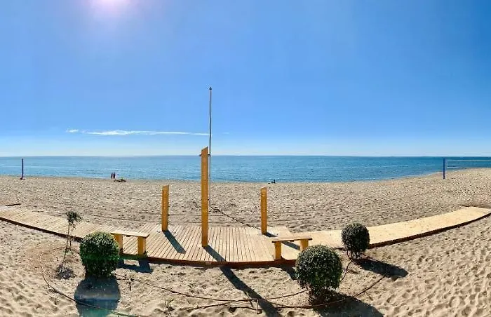 R09 Edificio Ronda Iv フエンヒロラ