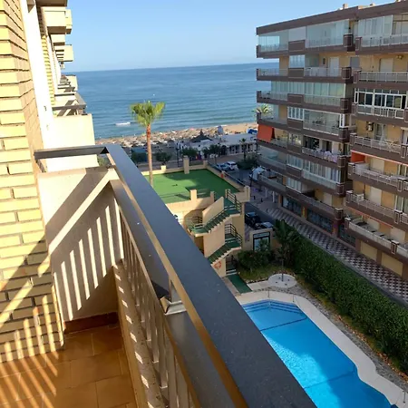 R09 Edificio Ronda Iv Apartman *
